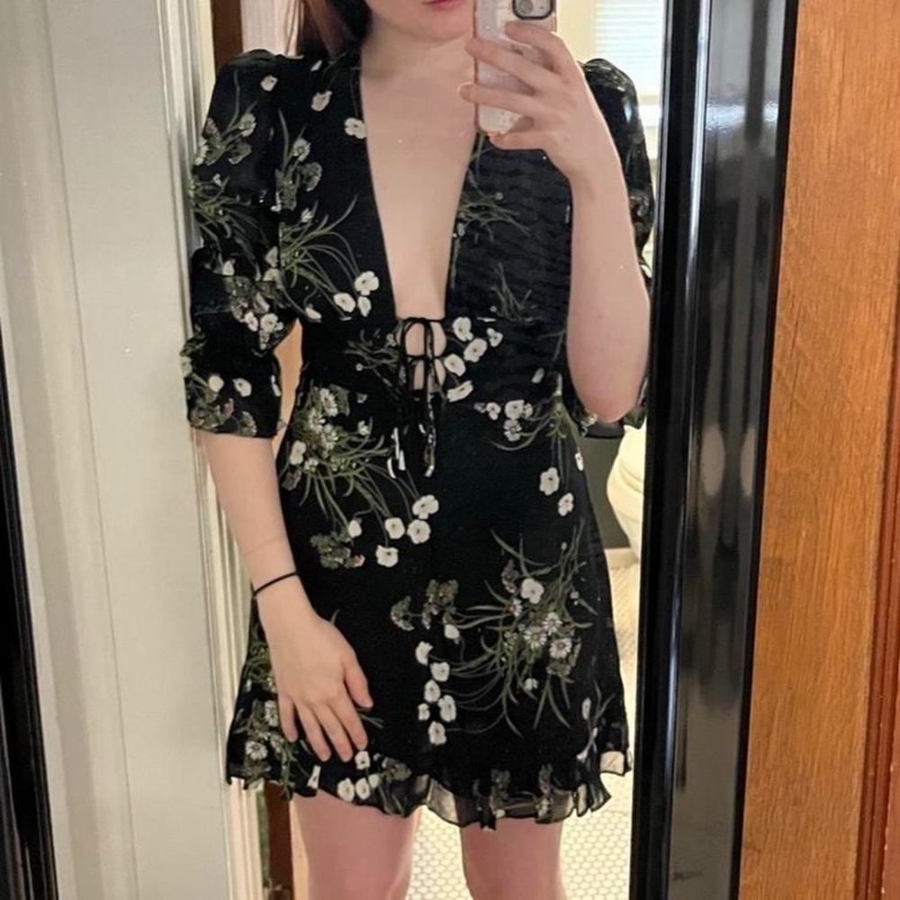 Reformation Laurelei Dress in Veuve, size 4